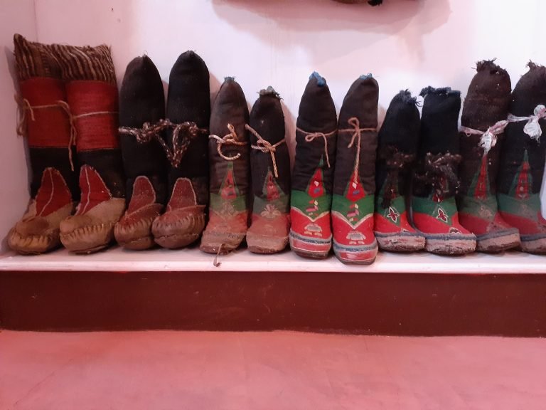Tibetan shoes